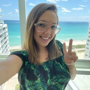 Meet your Posher, Danay